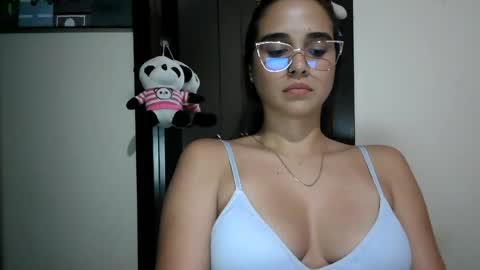 triana_bell online show from 07/11/26, 12:46