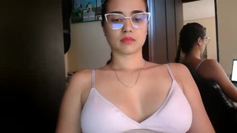 triana_bell online show from 07/22/26, 09:17