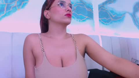 triana_crimson online show from 09/20/25, 09:05