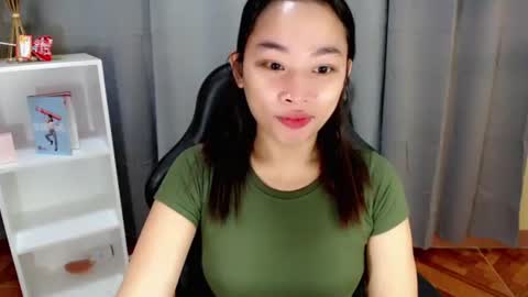 Snapshot of tricia_slut chatting on 05/04/26, 05:36 tricia_slut online show from 05/04/26, 05:36