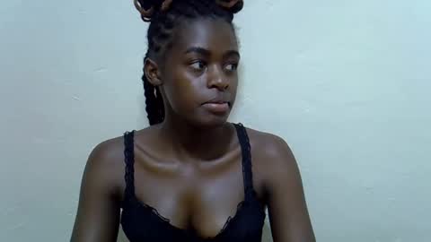 Snapshot of trickle_star chatting on 02/25/26, 02:27 Asteric online show from 02/25/26, 02:27