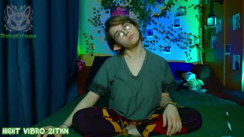 Snapshot of trickykitsune chatting on 05/11/26, 04:04 trickykitsune online show from 05/11/26, 04:04