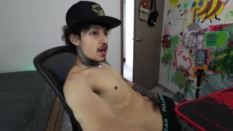 - trieone online show from 02/26/26, 02:38