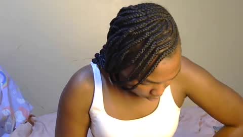 trina_z online show from 07/25/26, 07:33