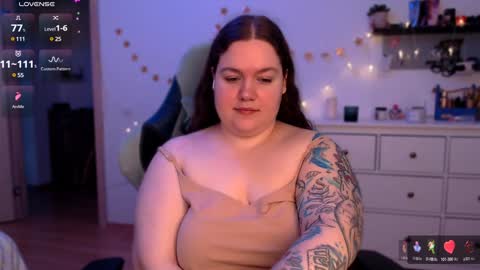 Snapshot of trinititi chatting on 01/18/25, 07:17 Tina online show from 01/18/25, 07:17