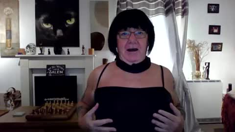 trinity1011 online show from 10/21/25, 07:09