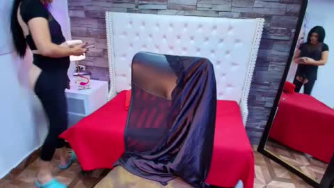 Snapshot of trinity_tsx chatting on 09/30/25, 07:35 SOFIA online show from 09/30/25, 07:35