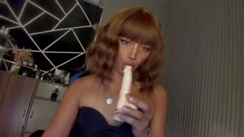 Snapshot of trinityfucksyou chatting on 01/13/25, 02:00 Ms Ella online show from 01/13/25, 02:00