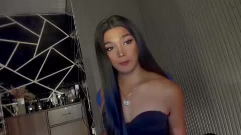 Snapshot of trinityfucksyou chatting on 03/05/25, 02:56 Ms Ella online show from 03/05/25, 02:56