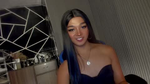 Snapshot of trinityfucksyou chatting on 03/12/25, 02:12 Ms Ella online show from 03/12/25, 02:12