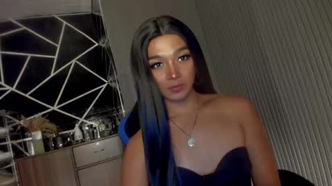 Snapshot of trinityfucksyou chatting on 03/12/25, 05:28 Ms Ella online show from 03/12/25, 05:28