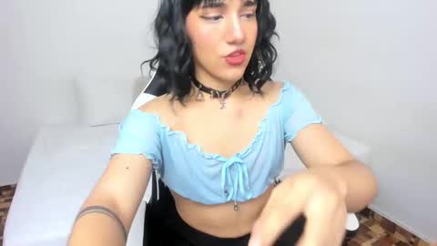 Snapshot of trinydoll chatting on 12/10/24, 10:28 Triny online show from 12/10/24, 10:28