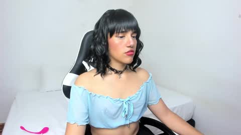 Snapshot of trinydoll chatting on 01/17/25, 11:49 Triny online show from 01/17/25, 11:49