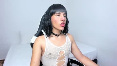 Snapshot of trinydoll chatting on 01/18/25, 11:21 Triny online show from 01/18/25, 11:21