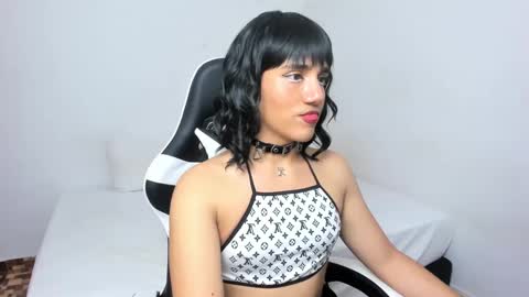 Snapshot of trinydoll chatting on 02/19/25, 04:44 Triny online show from 02/19/25, 04:44