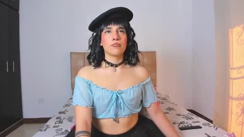 Snapshot of trinydoll chatting on 09/09/25, 12:48 Triny online show from 09/09/25, 12:48