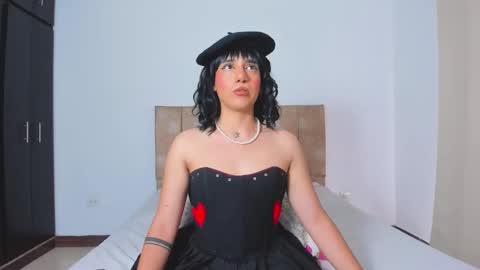 Snapshot of trinydoll chatting on 10/12/25, 01:10 Triny online show from 10/12/25, 01:10