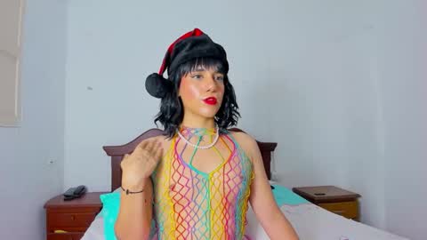 Snapshot of trinydoll chatting on 12/16/25, 12:54 Triny online show from 12/16/25, 12:54