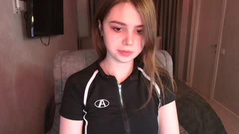 tripleprinces online show from 02/07/25, 05:51