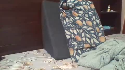 Snapshot of triplexxx007 chatting on 10/17/25, 06:54 Raaz keeps ur Raaz online show from 10/17/25, 06:54