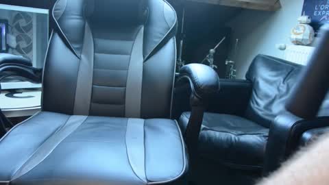 Snapshot of tripstocum chatting on 10/01/25, 12:00 FluideAmer online show from 10/01/25, 12:00