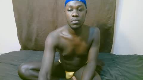 Snapshot of trisbaby3 chatting on 10/28/25, 05:59 Tris6 online show from 10/28/25, 05:59