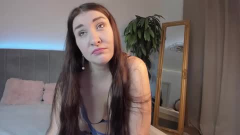 Mia online show from 10/07/25, 06:10