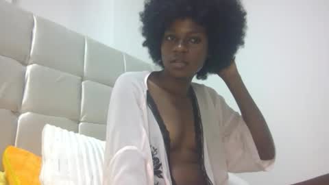 Snapshot of trishaelliee chatting on 04/22/26, 10:11 trishaelliee online show from 04/22/26, 10:11