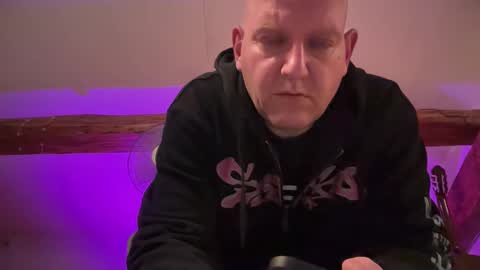 Triton online show from 09/26/25, 02:37