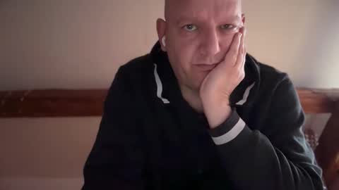 Triton online show from 10/19/25, 01:34