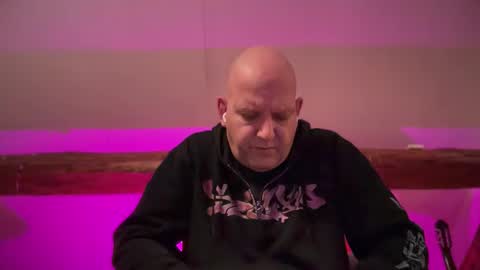 Triton online show from 11/16/25, 06:13