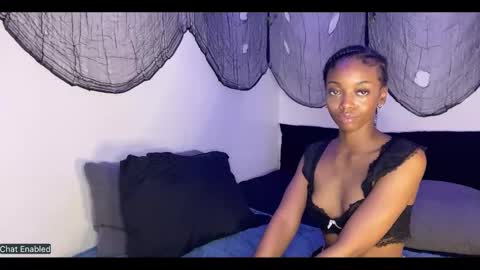 trixie_luv online show from 11/03/25, 02:29