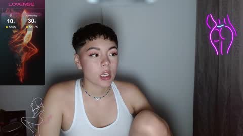 Snapshot of trixie_tangg chatting on 03/06/25, 04:52 Kitty online show from 03/06/25, 04:52