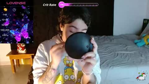 Snapshot of trixie_tangg chatting on 11/24/25, 04:12 Kitty online show from 11/24/25, 04:12