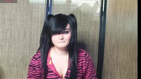 trixiedoescamcam online show from 01/27/25, 02:24