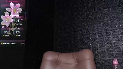 trixxiee_ online show from 02/25/25, 07:36