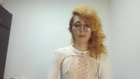 Snapshot of trixy_roses chatting on 03/09/25, 09:25 Trixy Rose online show from 03/09/25, 09:25