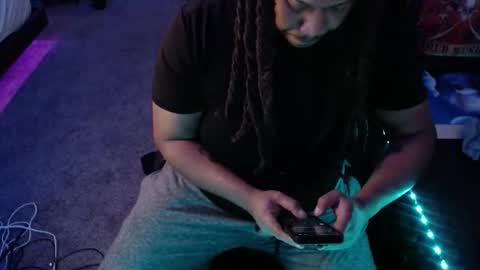 Trmdstrong online show from 11/30/25, 09:57