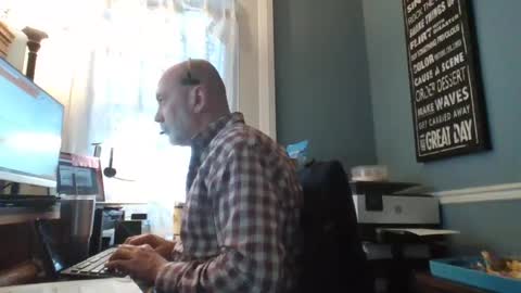 Snapshot of trodgers136 chatting on 02/12/25, 09:22 TRodgers online show from 02/12/25, 09:22