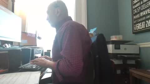 Snapshot of trodgers136 chatting on 02/14/25, 02:02 TRodgers online show from 02/14/25, 02:02