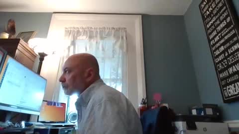 Snapshot of trodgers136 chatting on 09/24/25, 12:41 TRodgers online show from 09/24/25, 12:41