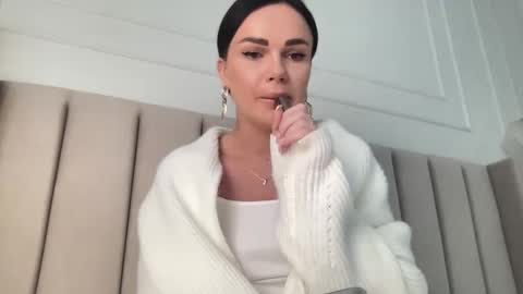 Victoria online show from 02/17/25, 07:26