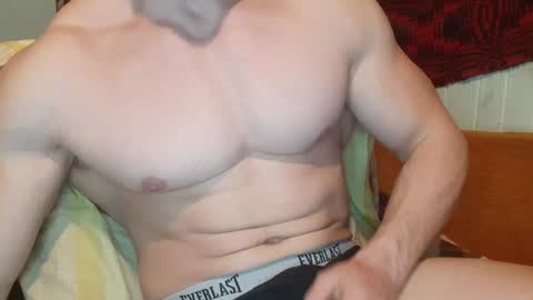 Snapshot of troncq chatting on 01/05/25, 03:13 Troncq online show from 01/05/25, 03:13