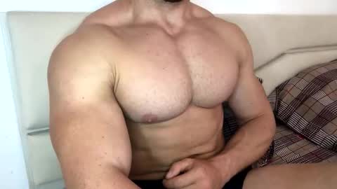 Snapshot of troncq chatting on 09/18/25, 07:10 Troncq online show from 09/18/25, 07:10