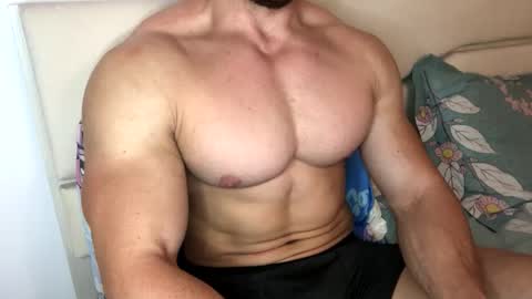 Snapshot of troncq chatting on 09/26/25, 07:40 Troncq online show from 09/26/25, 07:40