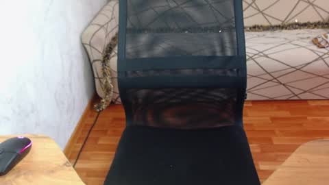 Snapshot of trone41 chatting on 12/19/25, 04:19 I POST MY FUCKING VIDEOS AND PICS online show from 12/19/25, 04:19