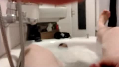 Snapshot of tronuadu chatting on 11/28/25, 03:25 tronuadu online show from 11/28/25, 03:25