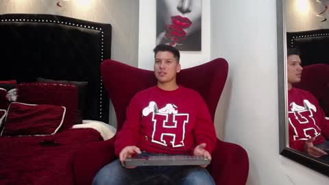 Snapshot of troy_evanss chatting on 01/17/25, 07:08 Troy online show from 01/17/25, 07:08