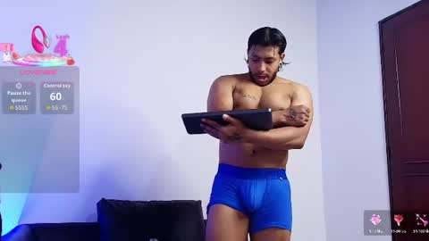 Snapshot of troy_lee1 chatting on 08/06/26, 10:55 online show from 08/06/26, 10:55