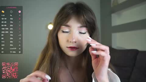 Snapshot of truegrace chatting on 09/27/25, 06:13 Grace online show from 09/27/25, 06:13